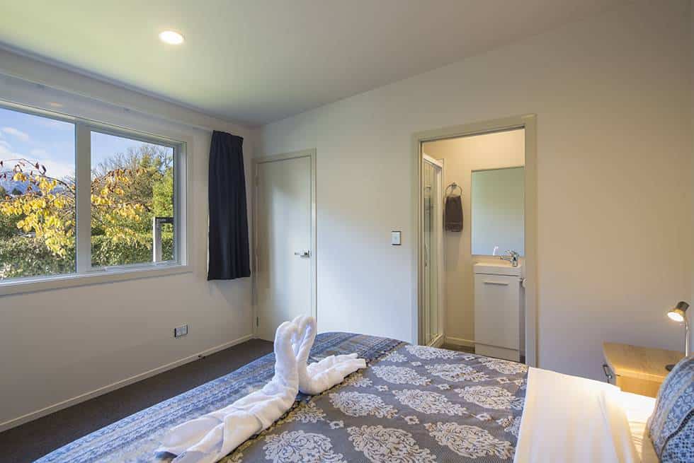 Pinewood Lodge Queenstown Accommodation MountainWatch Travel pinewood-lodge-queenstown-accommodation-mountainwatch-travel